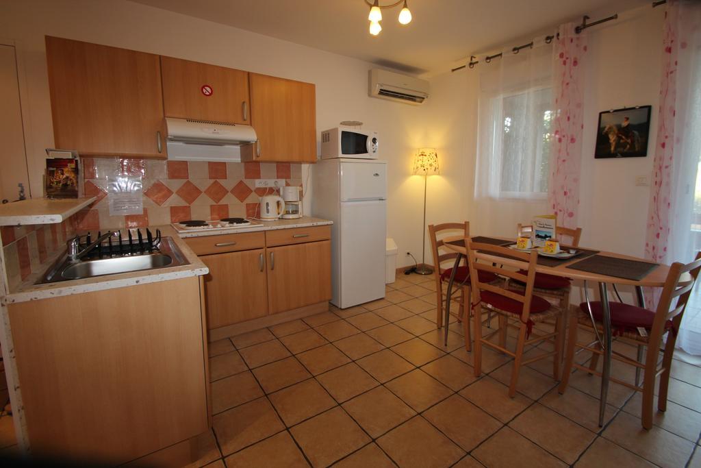 Hotel Et Residence De La Transhumance Saint-Martin-de-Crau Bilik gambar