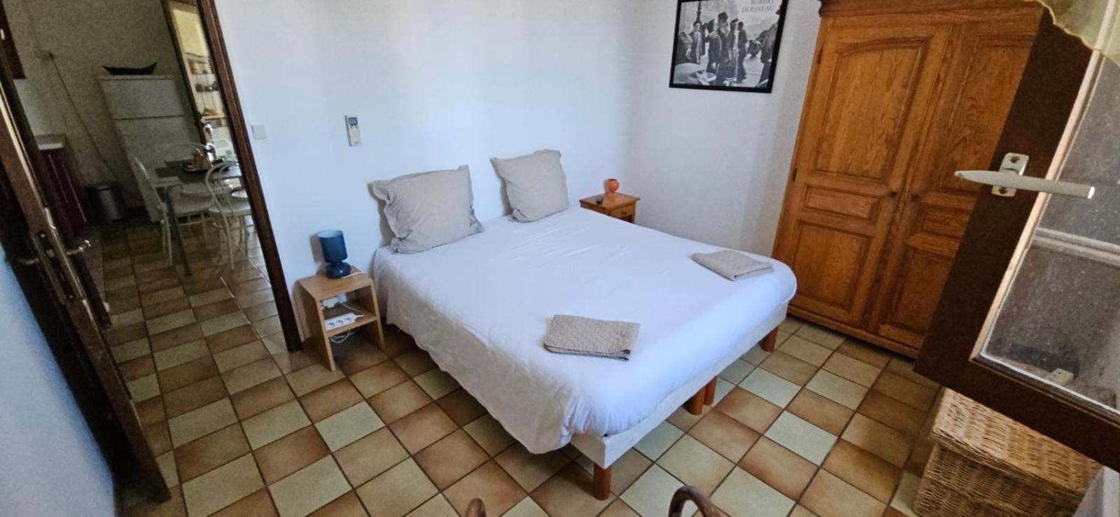 Hotel Et Residence De La Transhumance Saint-Martin-de-Crau Luaran gambar